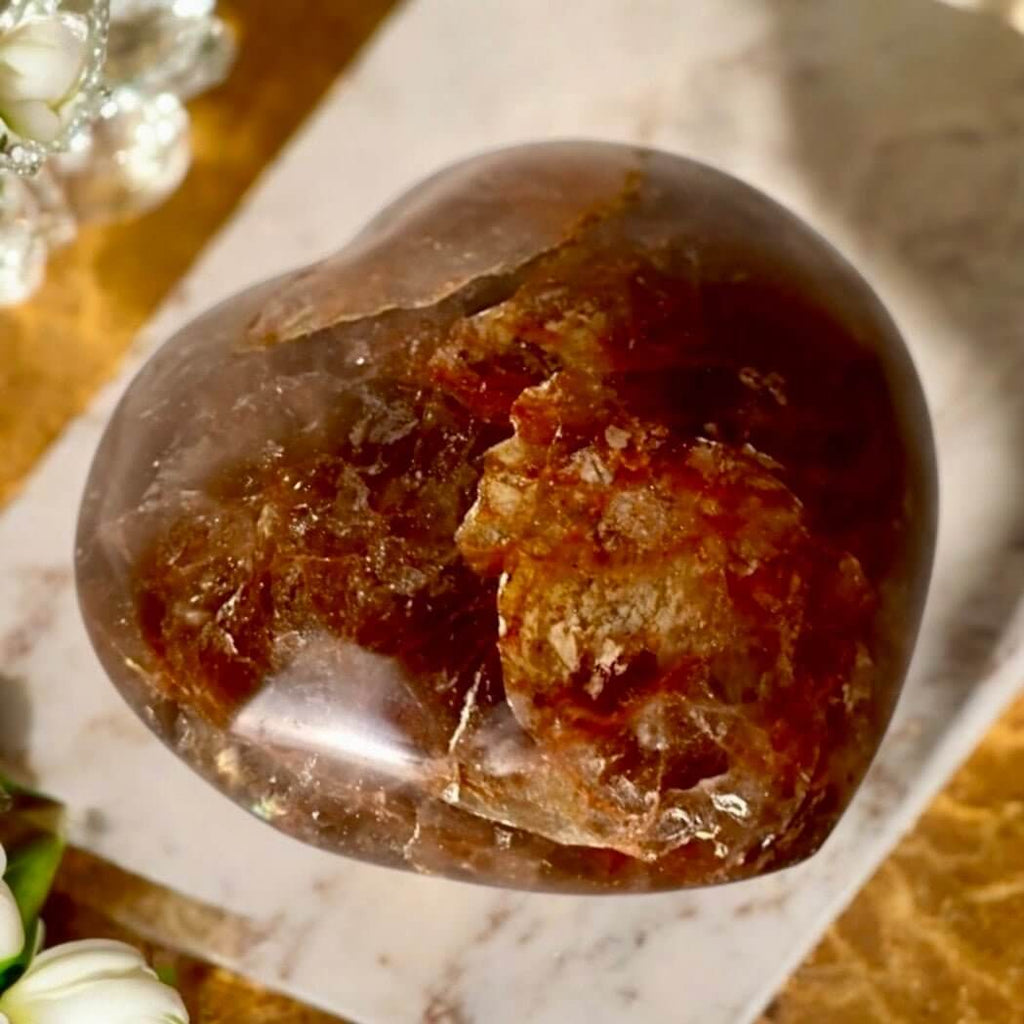 Feuerquarz Herz – energiegeladenes Edelsteinjuwel für Leidenschaft und Lebensfreude