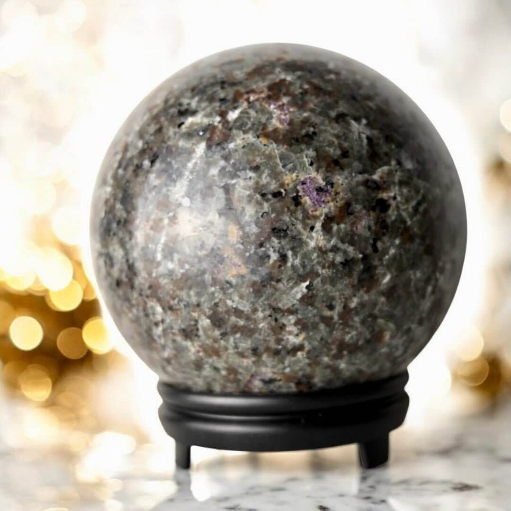 Große Flammenstein Kugel - intensiver Farbakzent für Sammler und Dekor