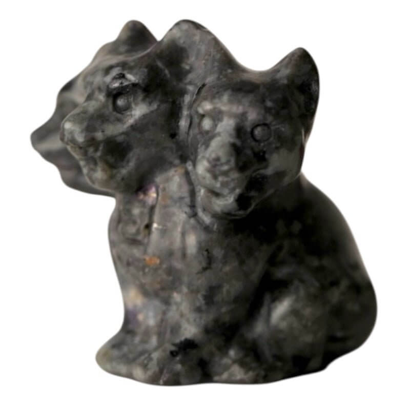 Flammenstein „Zerberus“ – Mystische Skulptur, die unter UV-Licht spektakulär erstrahlt