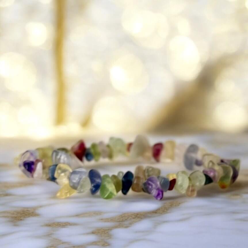 Armband aus Fluorit-Splittern – Bunte Vielfalt für Fokus und innere Balance
