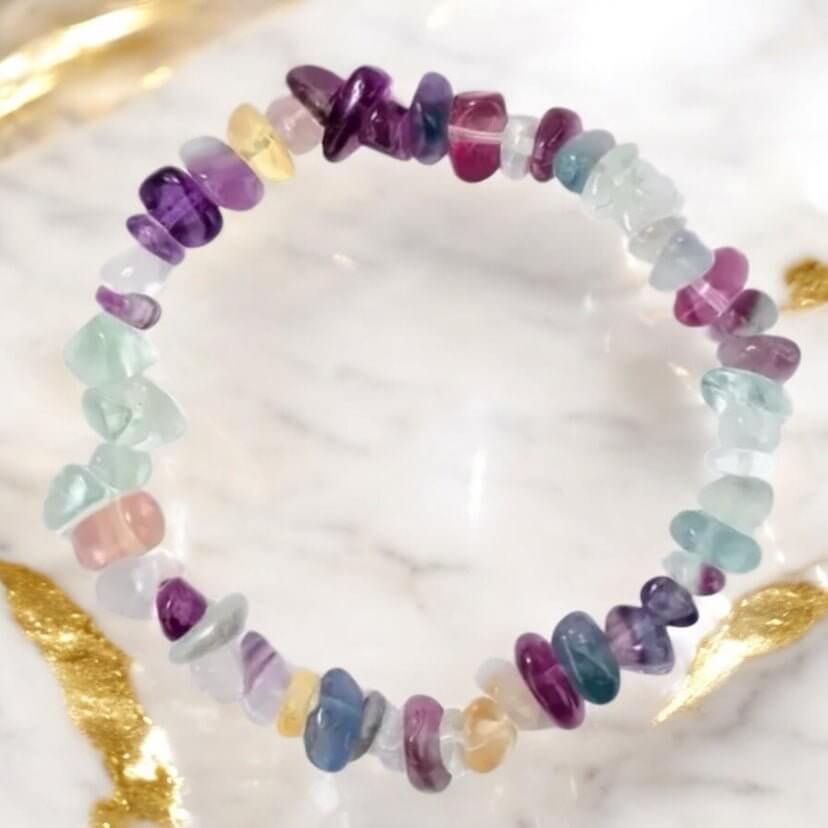 Armband aus Fluorit-Splittern – Bunte Vielfalt für Fokus und innere Balance
