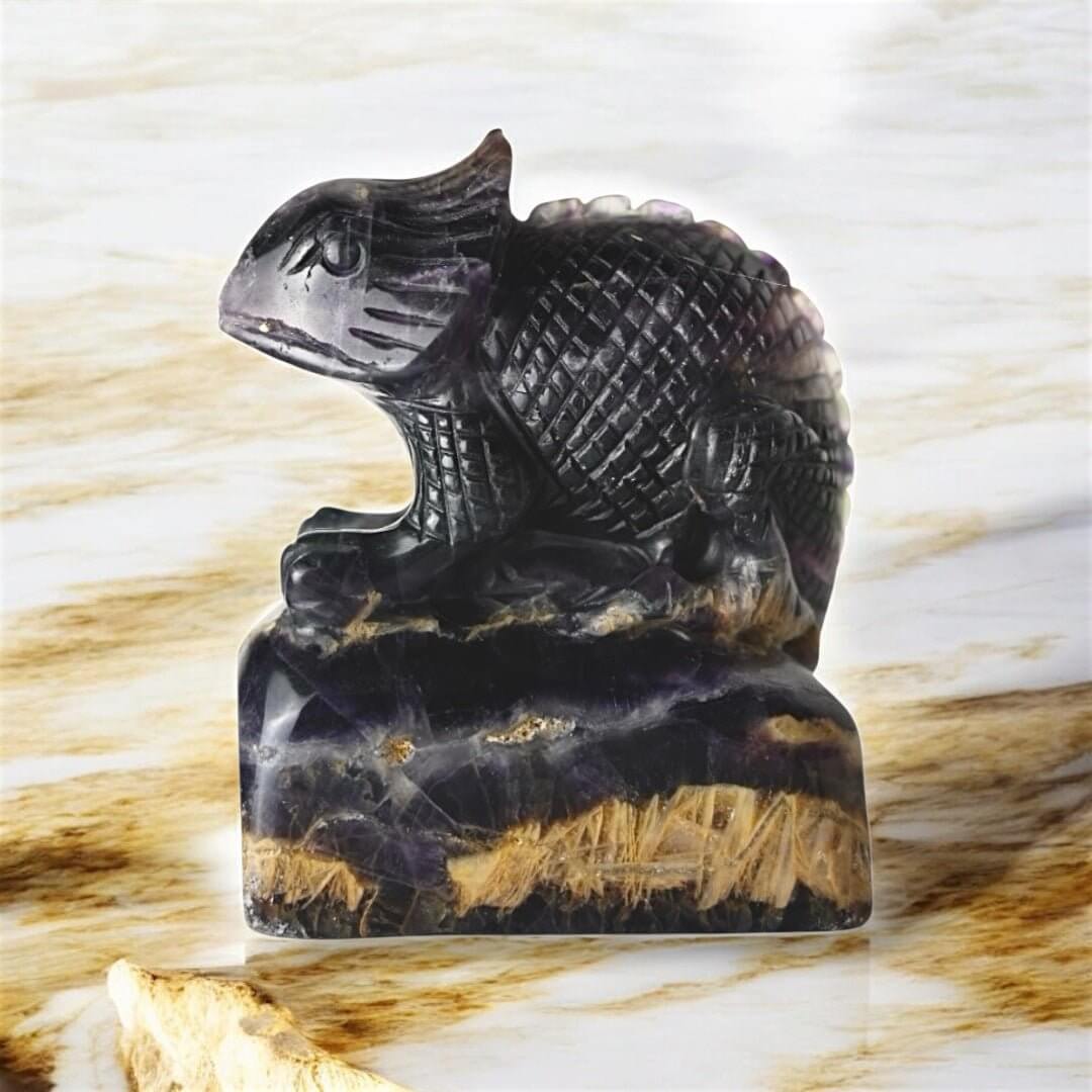 Lila Fluorit Chamäleon – Farbenfroher Wandelstein