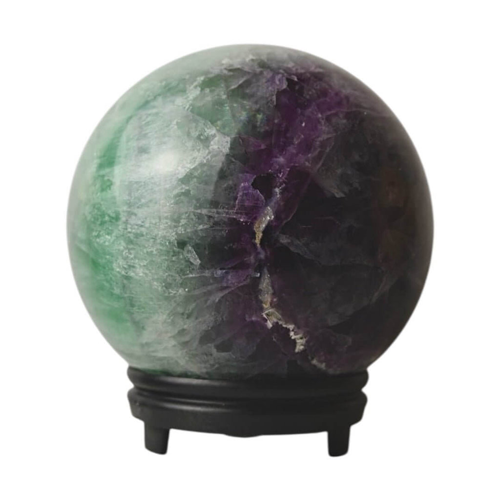 Fluorit Kugel in kräftigem Grün und Lila – dekoratives Highlight für Zuhause