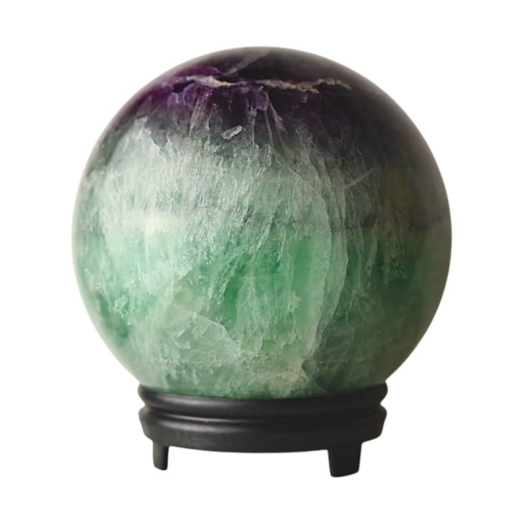 Fluorit Kugel in kräftigem Grün und Lila – dekoratives Highlight für Zuhause