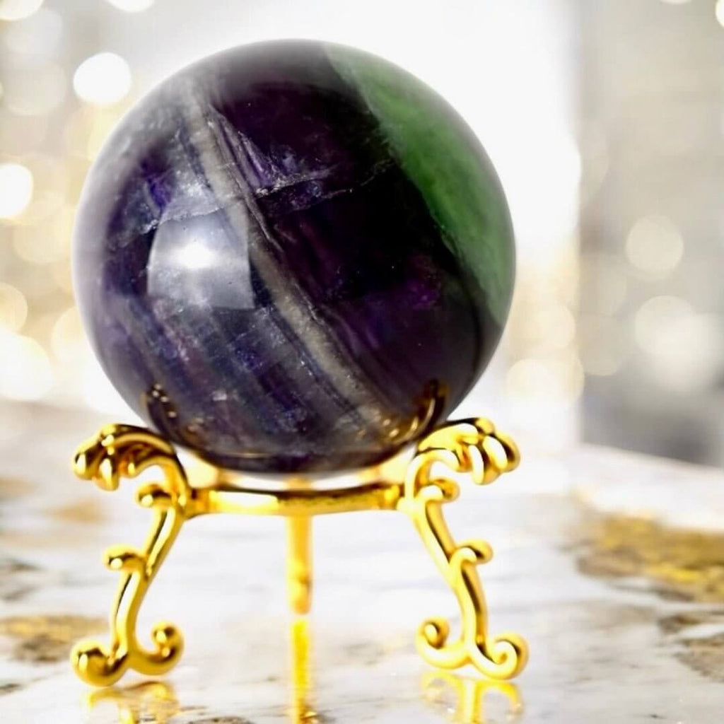 Fluorit Kugel, lila und grün – faszinierende Farbstruktur aus der Natur