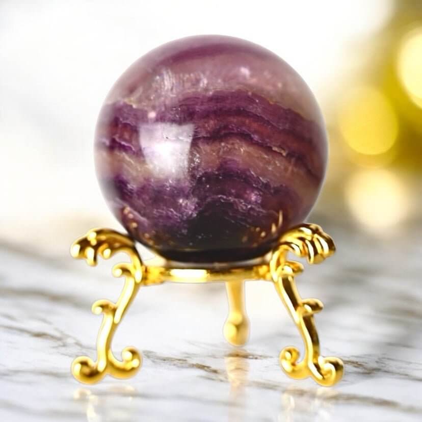 Fluorit Kugel in leuchtendem Lila – stilvolles Edelstein-Highlight