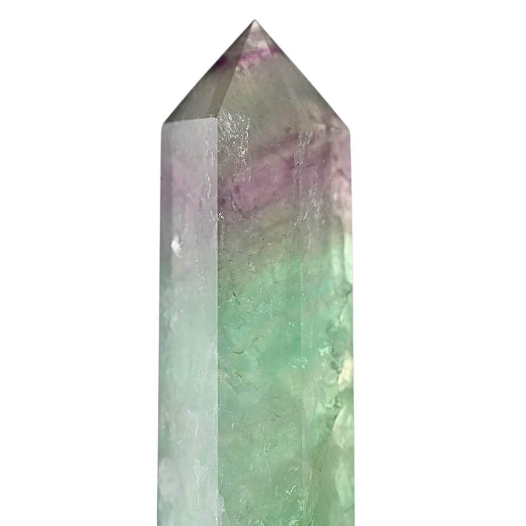 Fluorit Obelisk – markantes Dekorstück mit faszinierender Farbstruktur