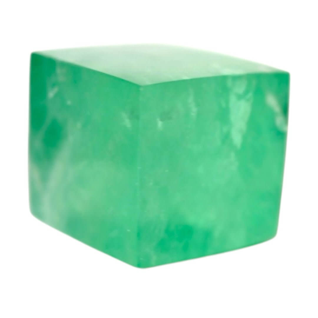 Würfel aus grünem Fluorit – Faszinierendes Edelsteinstück mit intensiver Farbwirkung