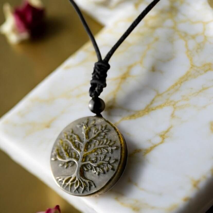 Halskette mit Gold Obsidian Anhänger „Baum des Lebens“