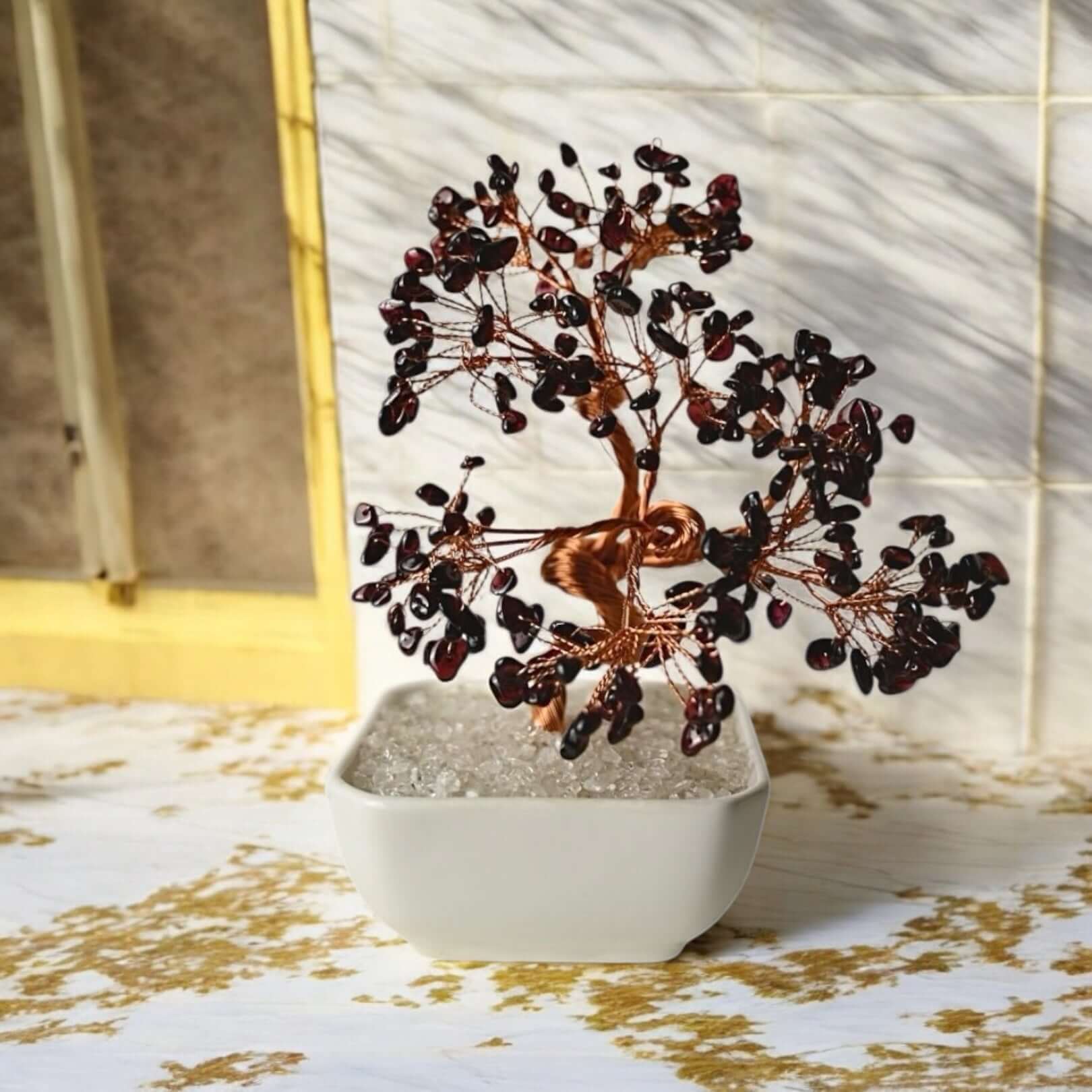 Granat Baum in Keramiktopf - Lebendige Kraft
