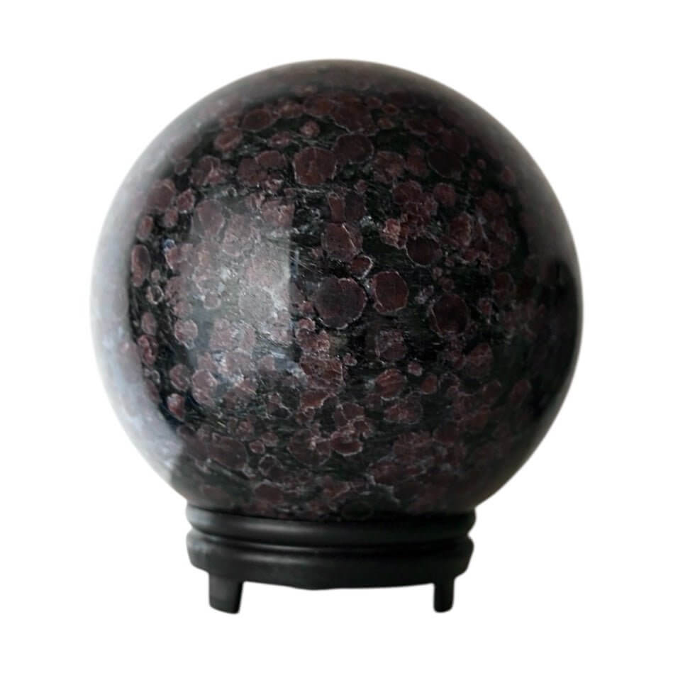 Große Granat Kugel – intensives Farbspiel aus der Natur