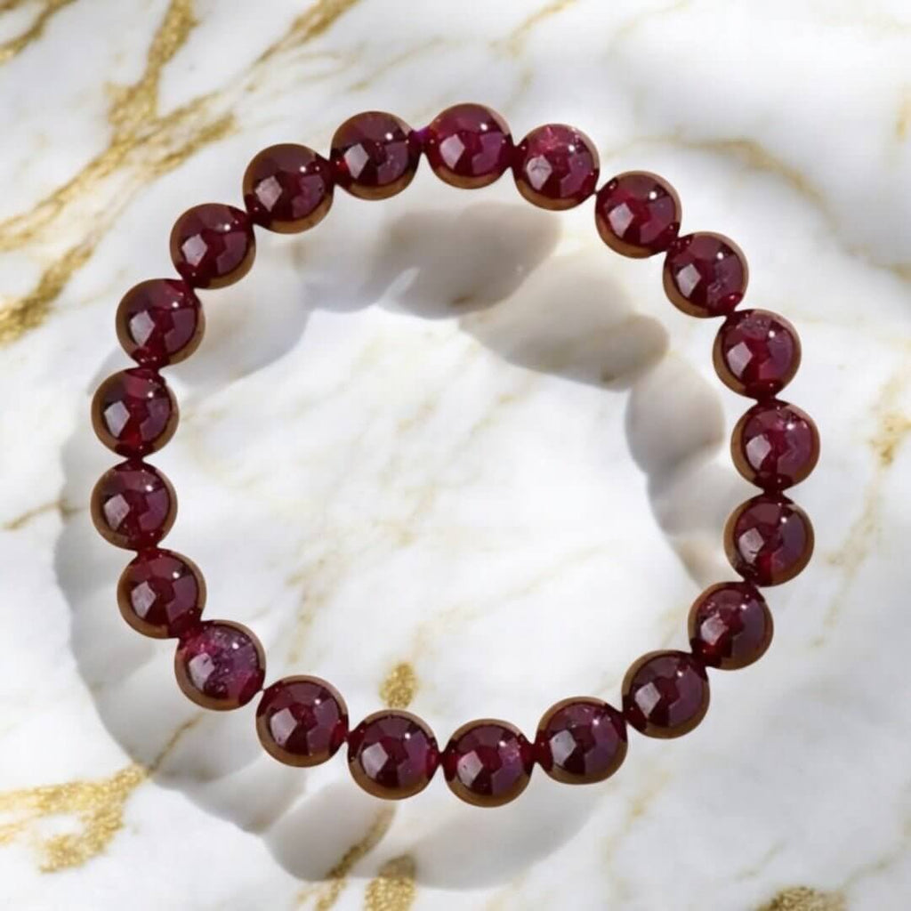 Granat Kugelarmband – Tiefrote Energie für Kraft und innere Stärke