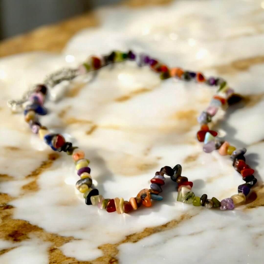 Bunte Edelstein-Halskette – Stilvolles Accessoire für Lebensfreude und innere Ruhe