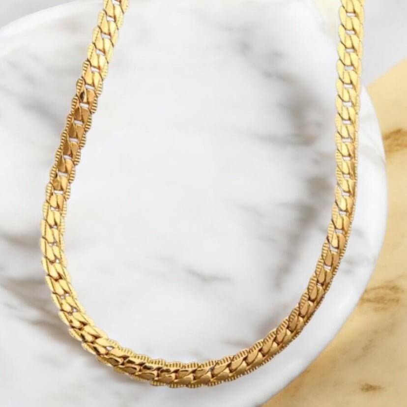 Goldene Halskette - Simpel & Stilvoll