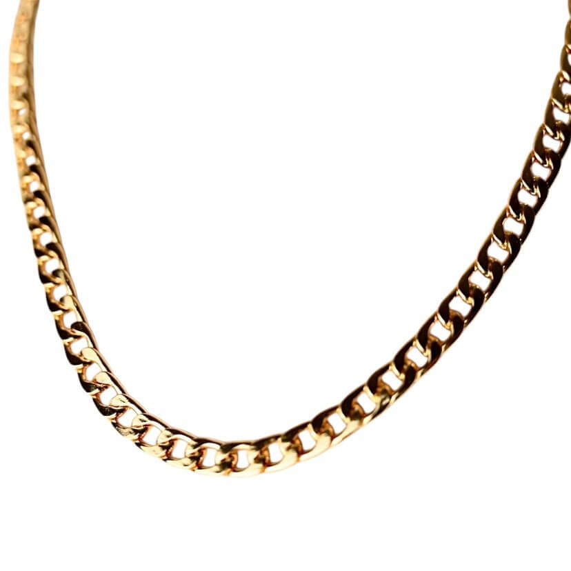 Goldene Glieder-Halskette – Ausdrucksstark und elegant