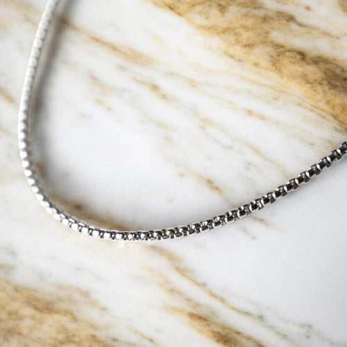 Modische silberne Halskette – Ausdrucksstark und klassisch