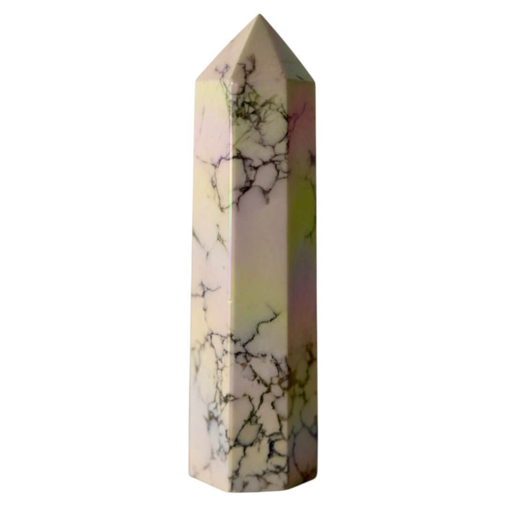 Aura Howlit Obelisk - Schimmernde Leichtigkeit