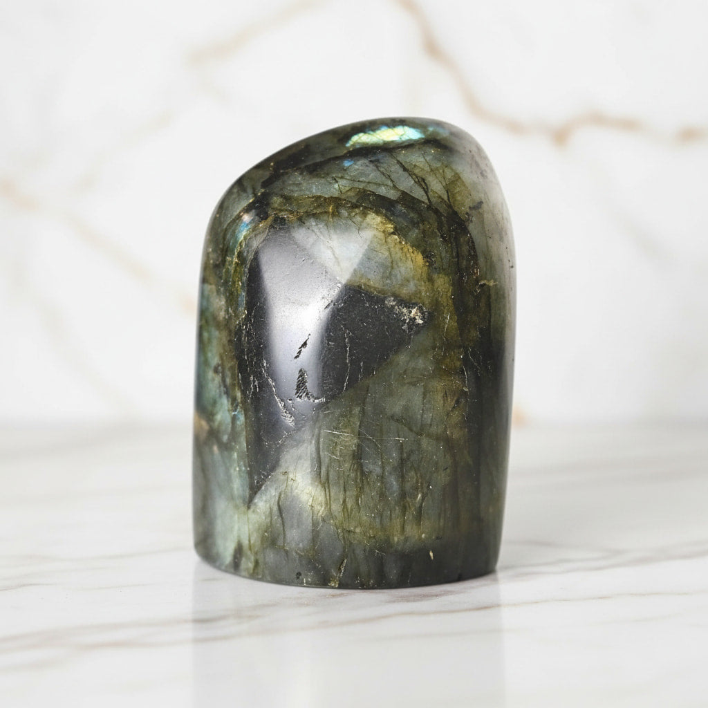 Labradorit Freiform – Mystisches Naturhighlight CrystalScents