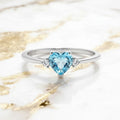 Topas Ring – Herz in strahlendem Blau