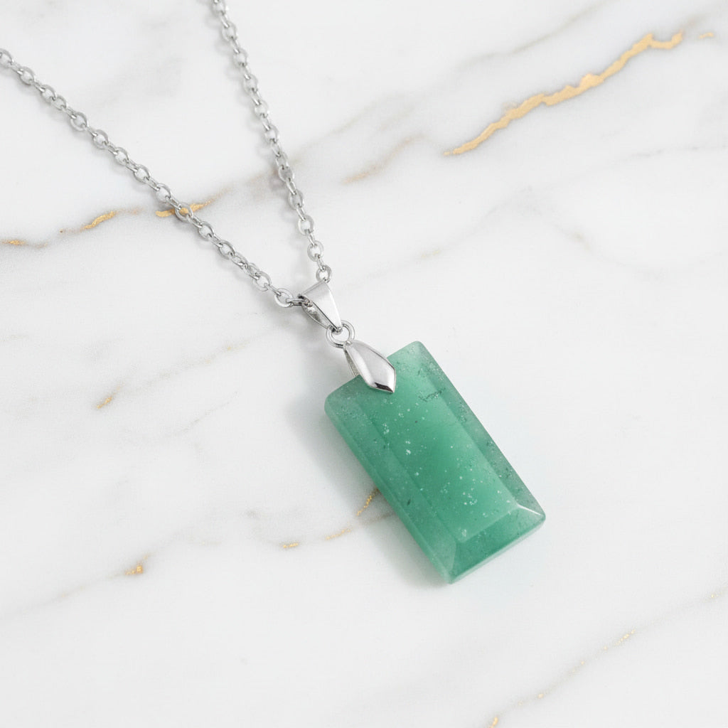 Aventurin Halskette - Geschliffener Anhänger CrystalScents
