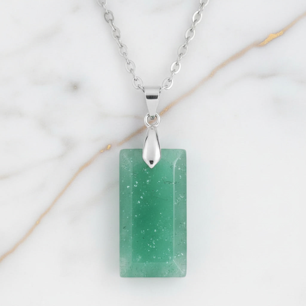 Aventurin Halskette - Geschliffener Anhänger CrystalScents