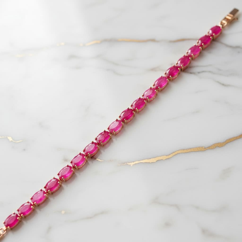 Rubin – Goldenes Edelsteinarmband voller Farbkraft