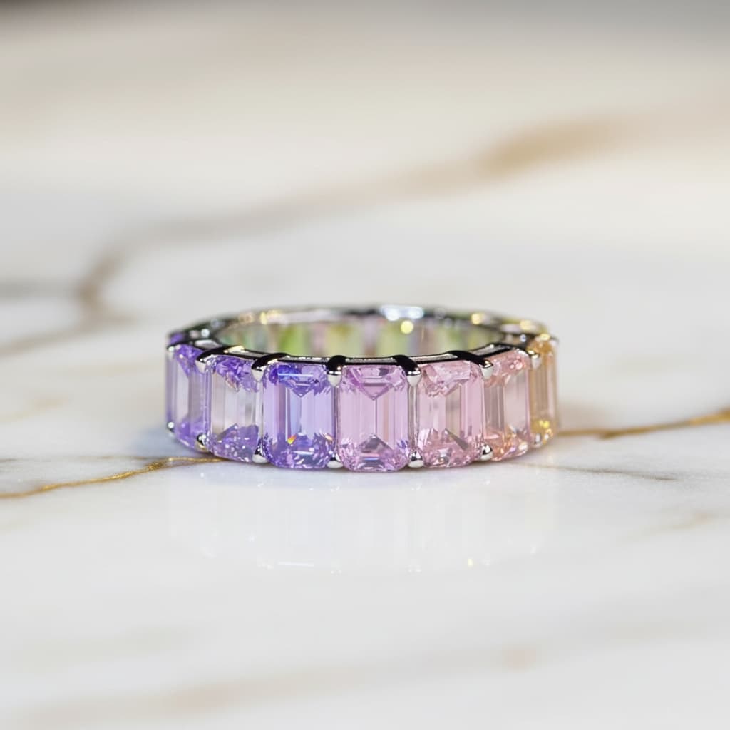 Saphir in Regenbogenfarben – Strahlender Ring für gute Laune