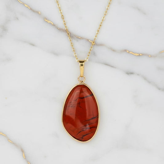 Jaspis - Goldene Halskette mit rotem Kristall