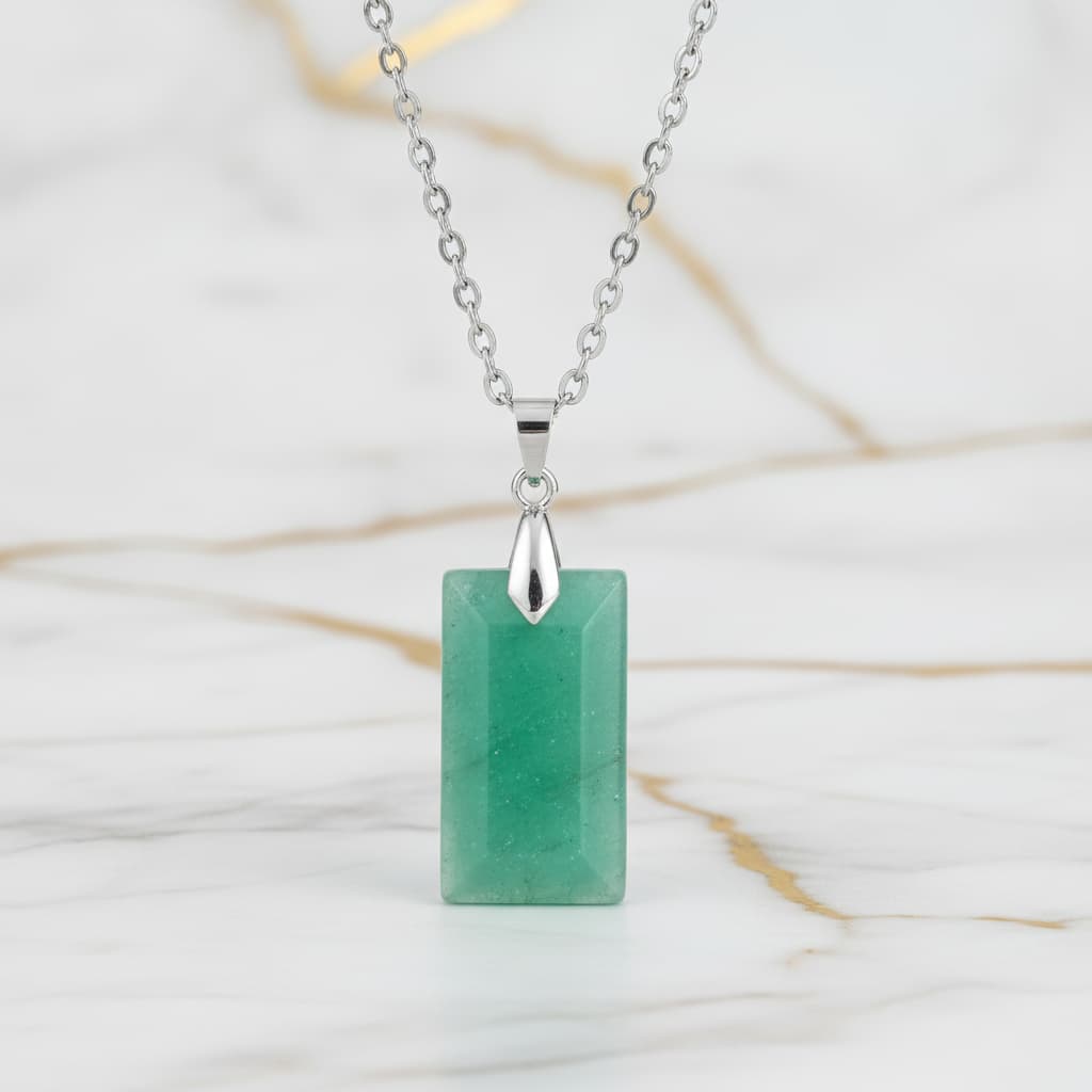 Aventurin Halskette - Geschliffener Anhänger CrystalScents