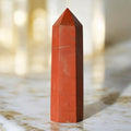 Roter Jaspis Obelisk – natürliche rote Schattierungen für Klarheit