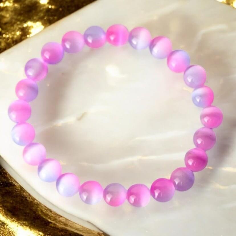 Rosa-blaues Katzenauge Kugelarmband – Stilvolles Schmuckstück mit schimmerndem Farbspiel