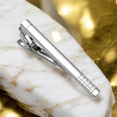 Silberne Krawattenklammer für Business-Looks