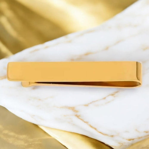 Krawattenklammer Wellenform in Gold – minimalistisches Design