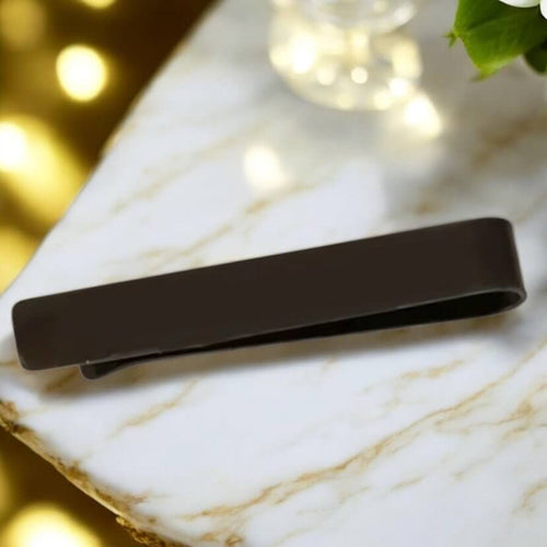 Krawattenklammer Wellenform in Schwarz – minimalistisches Design