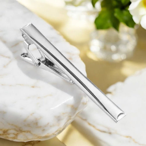 Schlichte, elegante Krawattenklammer in Silber