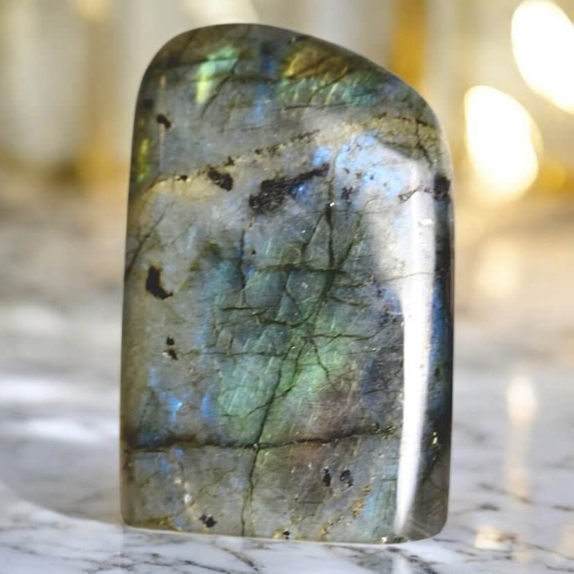 Labradorit Freiform – Mystisches Naturhighlight mit leuchtenden Tönen