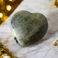 Mini Labradorit Herz – Leuchtende Kleinigkeit