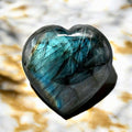 Labradorit Herz – zarte Schönheit mit geheimnisvollem Schimmer für besondere Momente