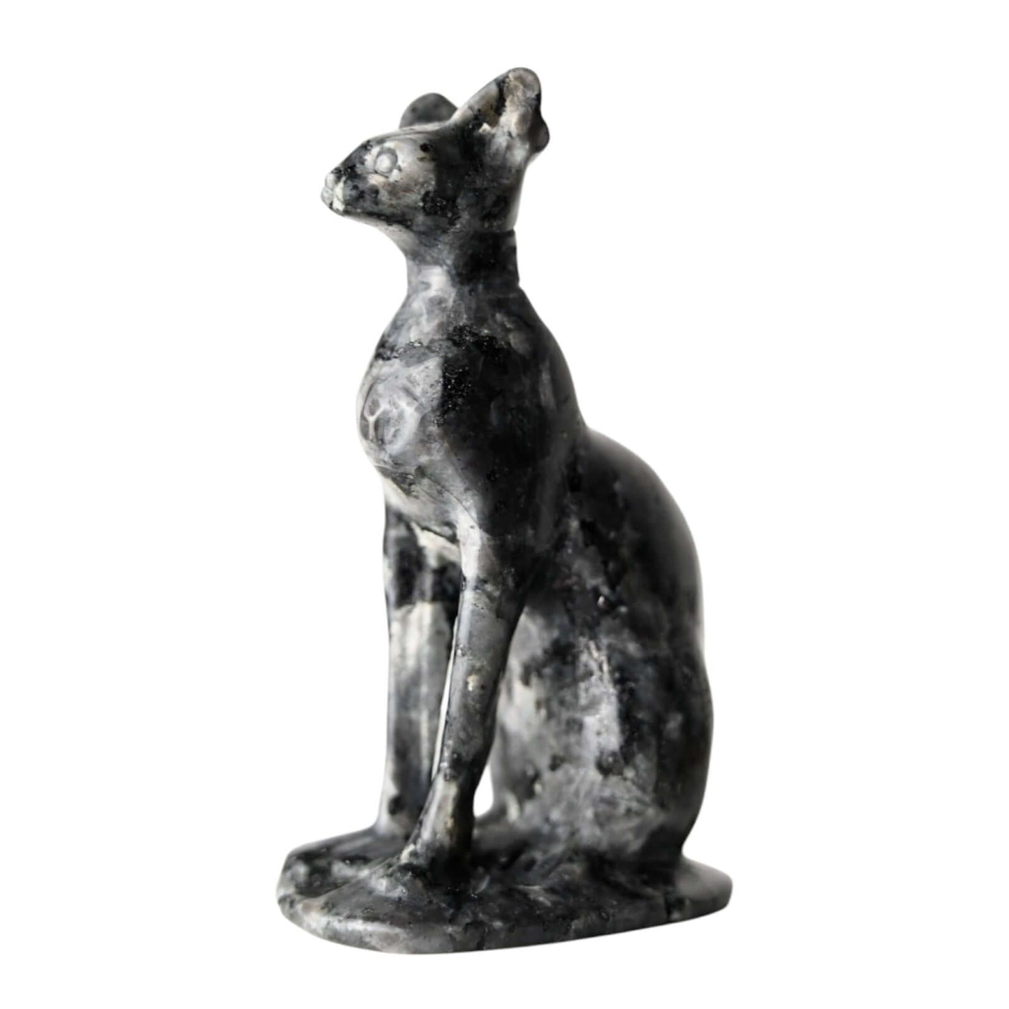 Labradorit Katzenfigur – Anmutig schimmernd und geheimnisvoll