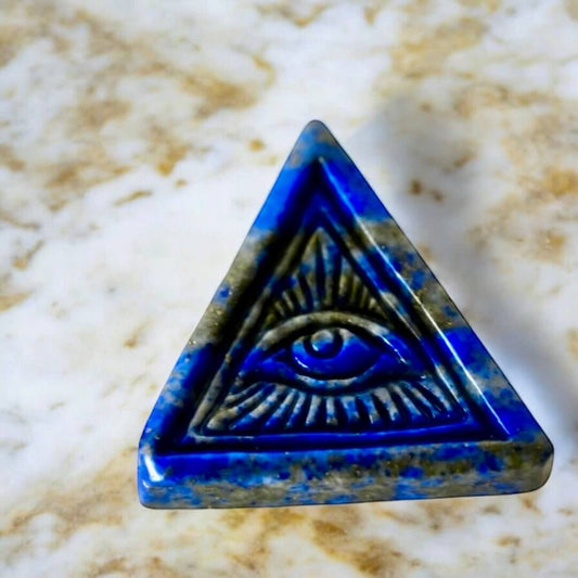 Lapislazuli-Dreieck mit Auge – Symbol für Schutz und Klarheit