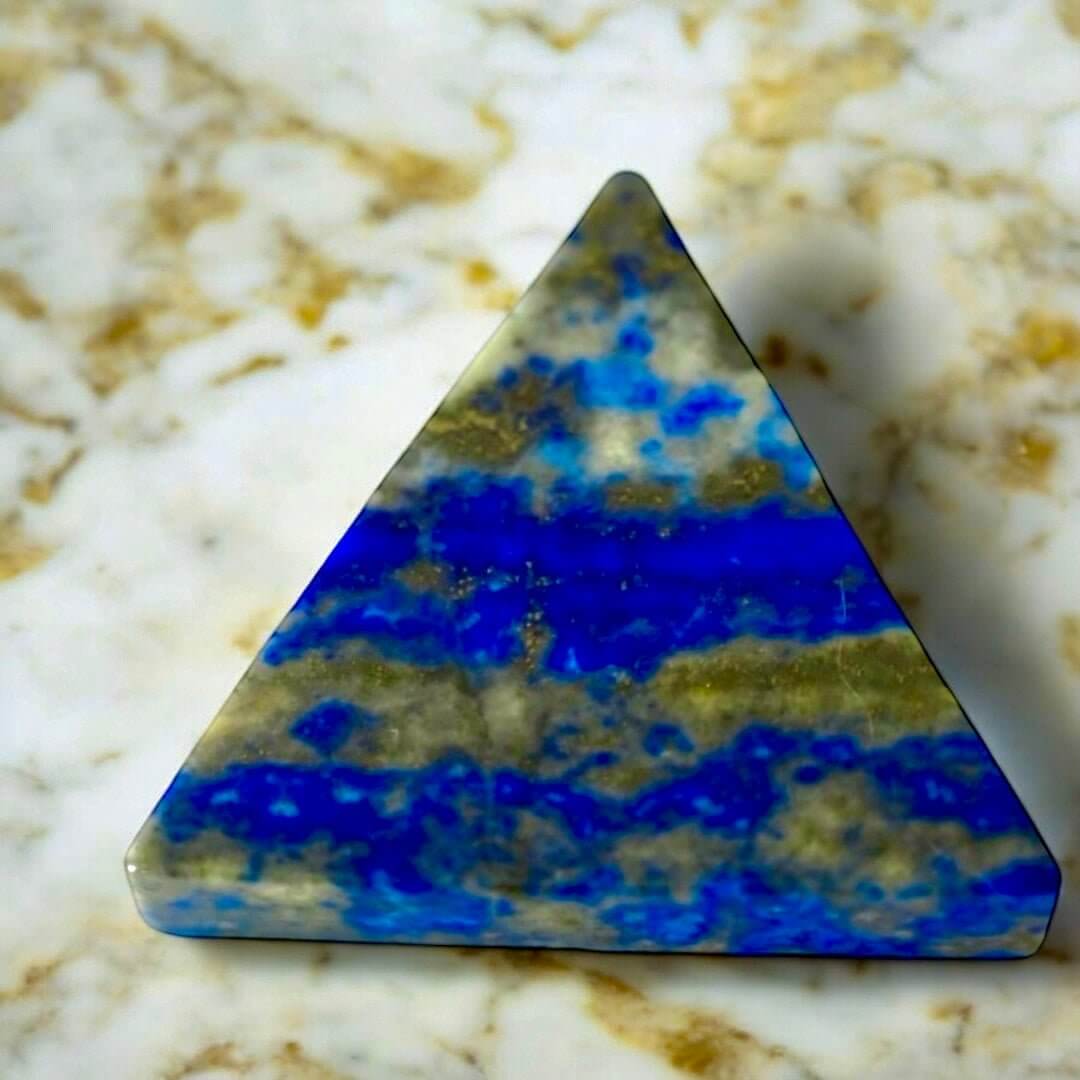 Lapislazuli Dreiecks-Amulett mit Auge – Kraftstein der Intuition