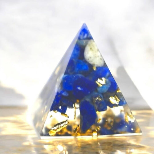 Lapislazuli Pyramide – Tiefblaue Ruhe für Zuhause