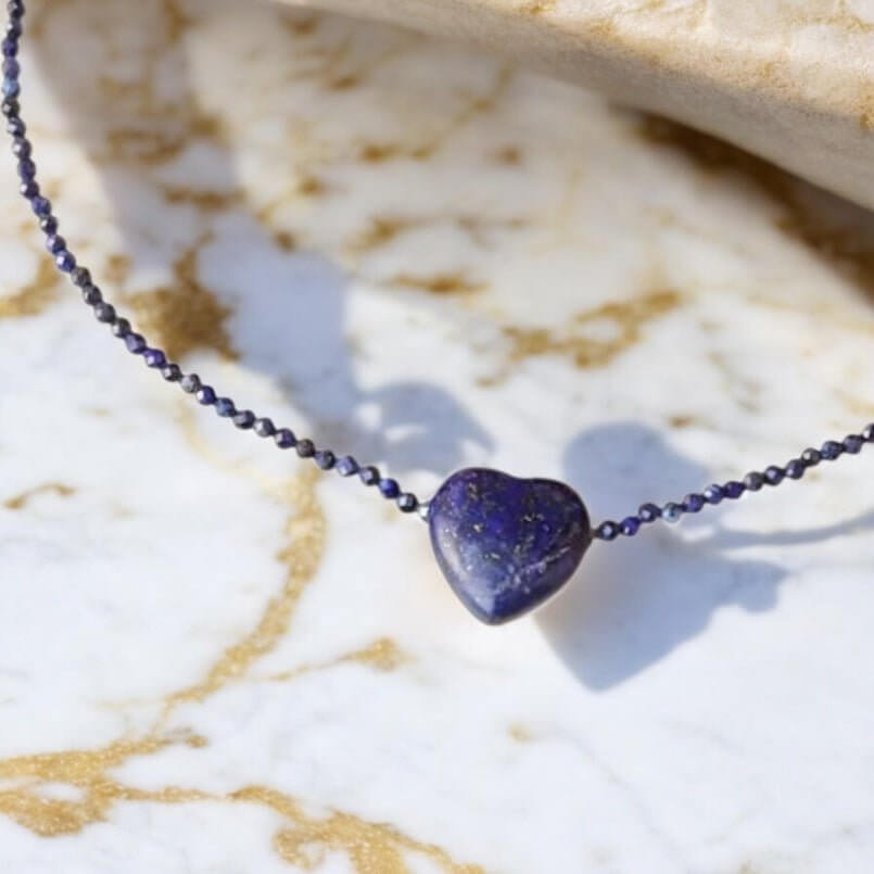 Halskette mit Herz aus tiefblauem Lapislazuli – stilvolles Naturstück für Gelassenheit