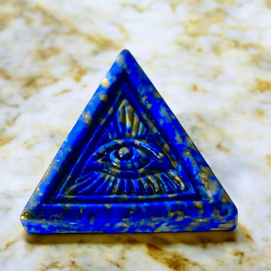 Mystisches Auge im Dreieck – gefertigt aus tiefblauem Lapislazuli