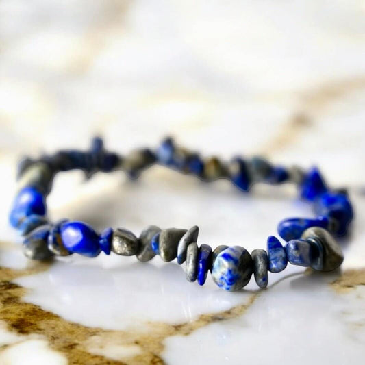 Lapislazuli Splitterarmband – Tiefblaue Energie in lebendiger Form für Fokus und Klarheit