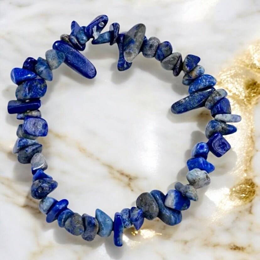 Lapislazuli Splitterarmband – Tiefblaue Energie in lebendiger Form für Fokus und Klarheit
