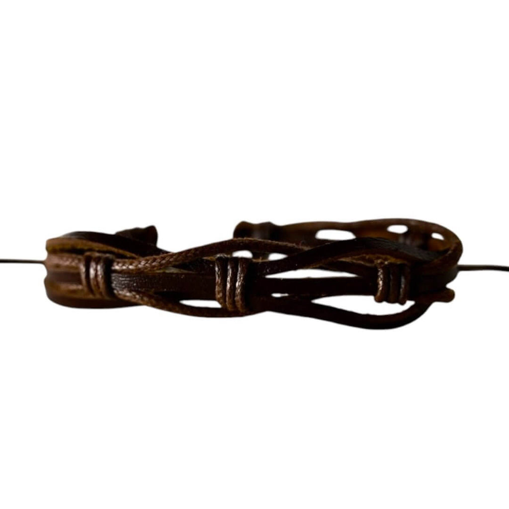 Verstellbares dunkelbraunes Lederarmband mit verbundenen Strängen