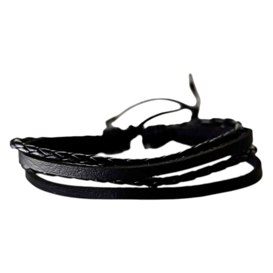Verstellbares schwarzes Lederarmband mit geflochtenen Strängen