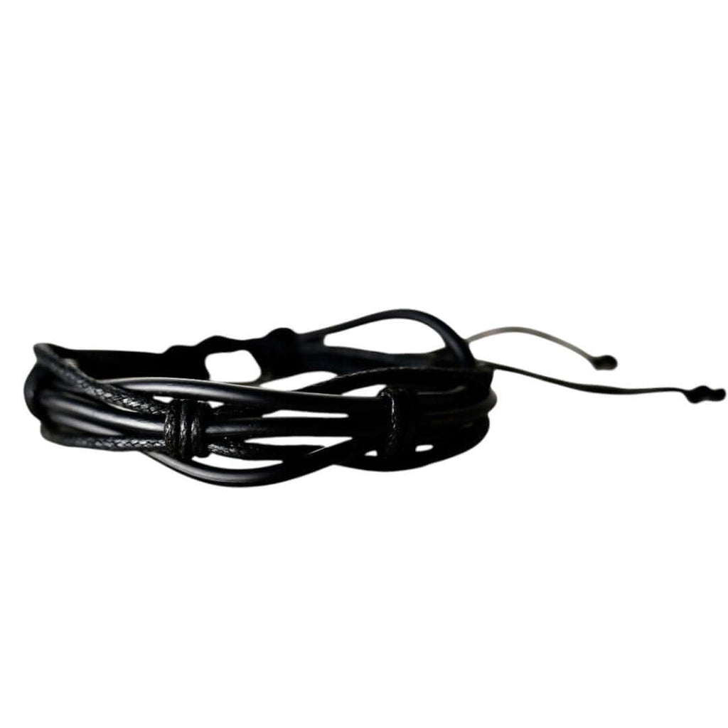 Verstellbares schwarzes Lederarmband mit verbundenen Strängen