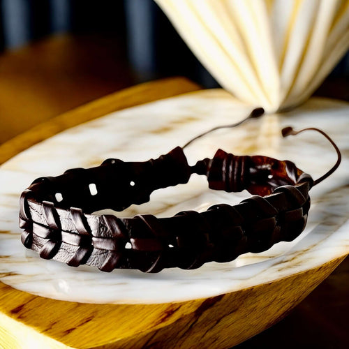 Verstellbares doppelt geschnürtes Lederarmband, dunkelbraun